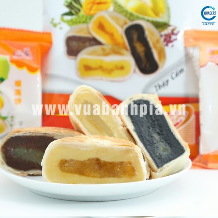 banh-pia-chay-thap-cam-2